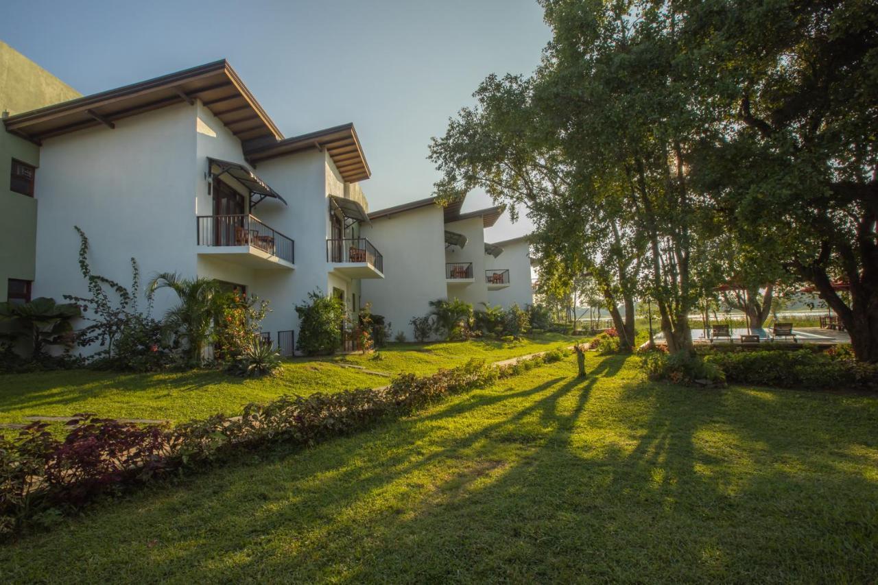 Hotel Sigiriya Wewa Addara Hotel - Hotel By The Lake